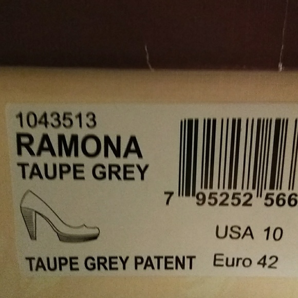 NIB Taupe Patent Pump size 10 - Picture 4 of 4